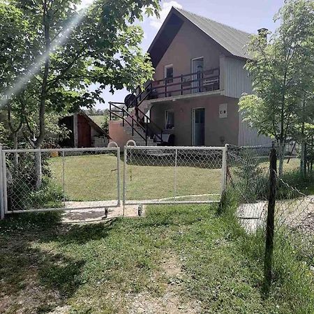 Guest House "Visnja" 자블야크 외부 사진