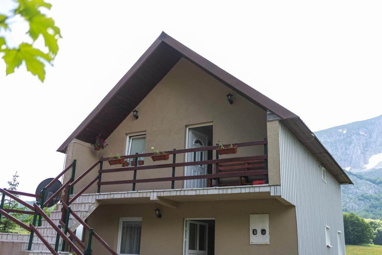 Guest House "Visnja" 자블야크 외부 사진