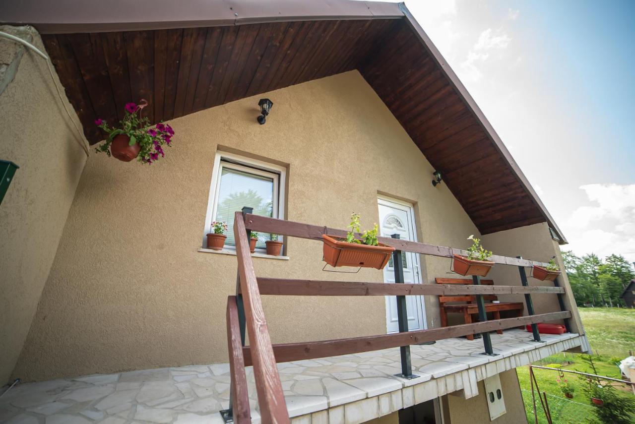 Guest House "Visnja" 자블야크 외부 사진