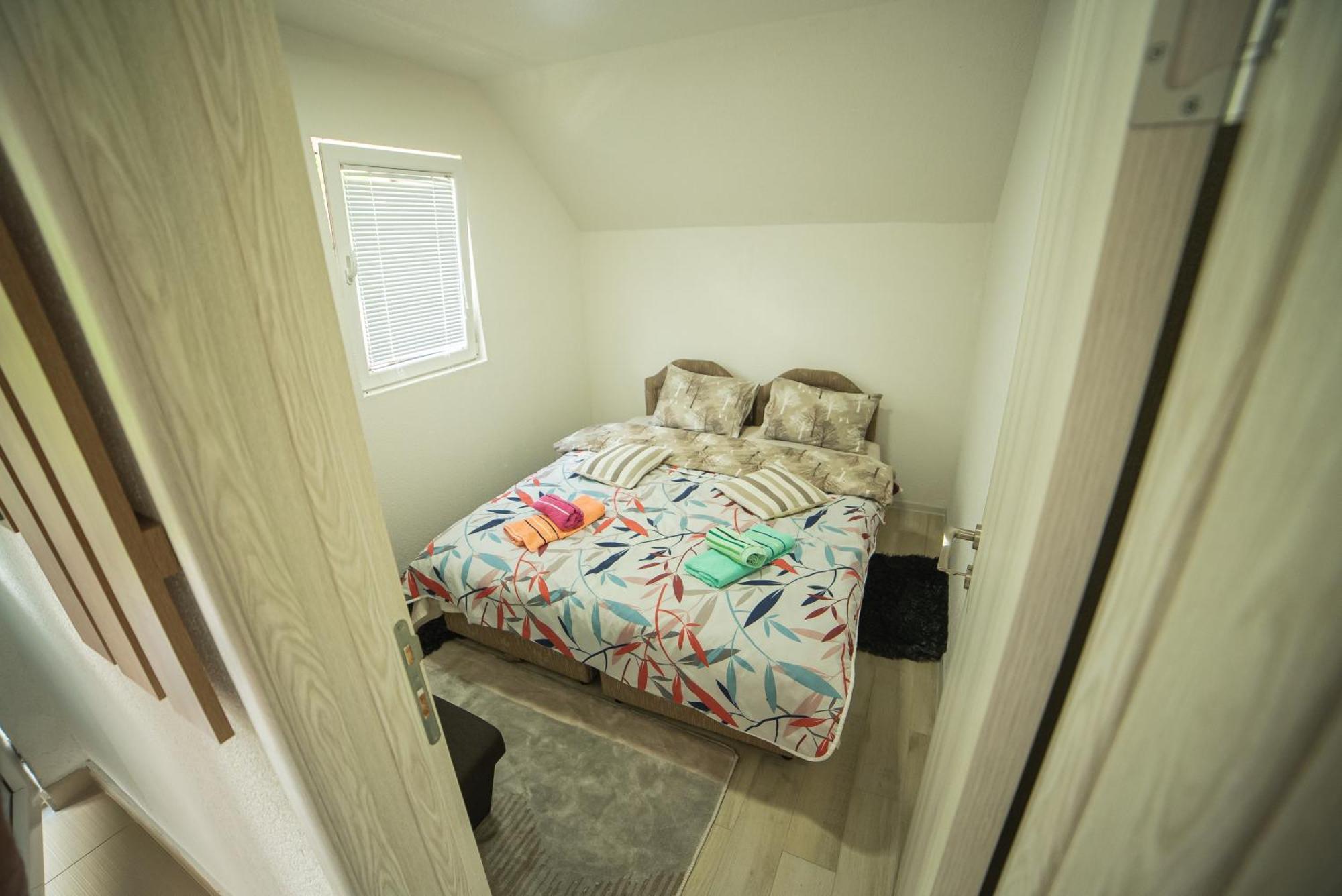 Guest House "Visnja" 자블야크 외부 사진