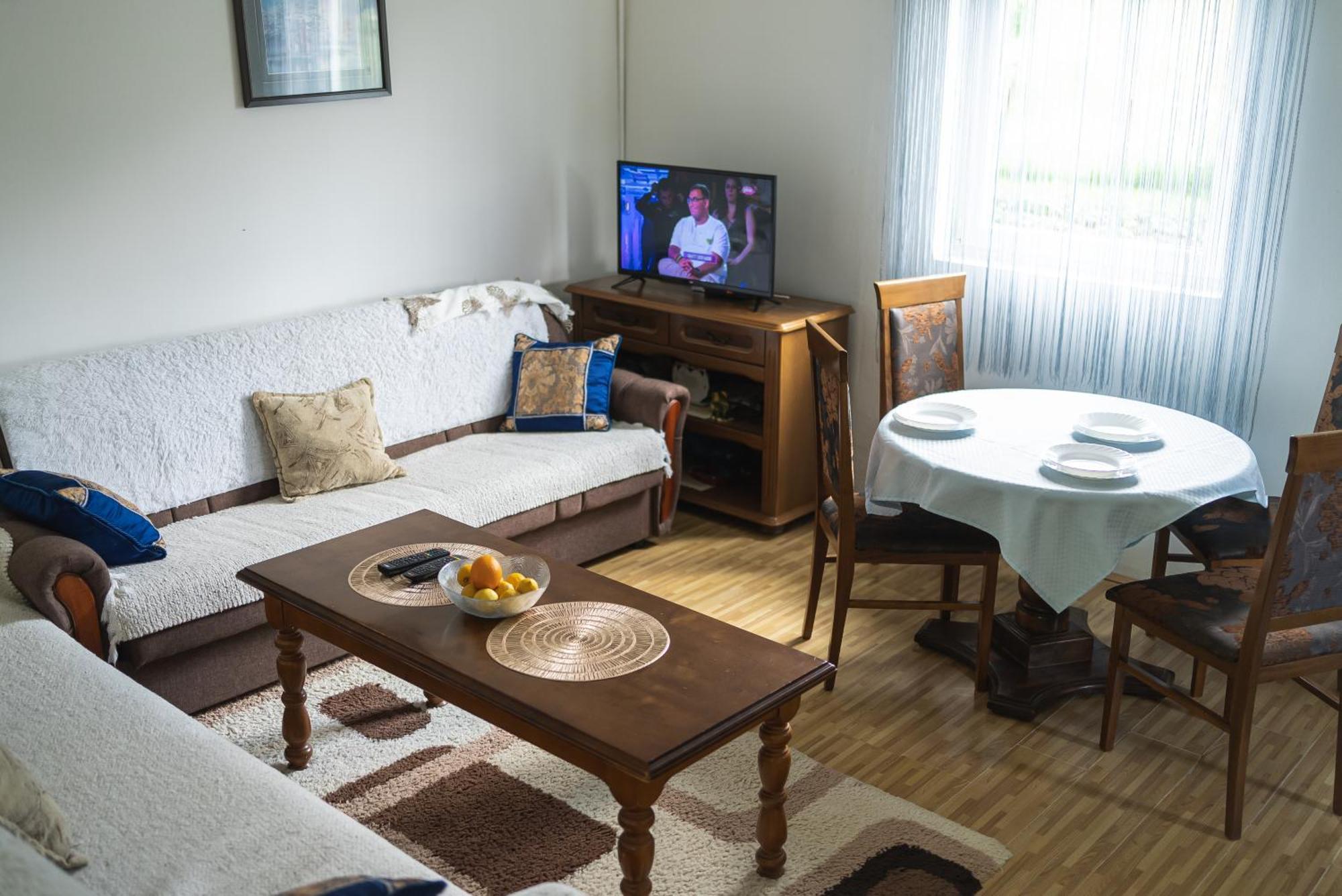 Guest House "Visnja" 자블야크 외부 사진
