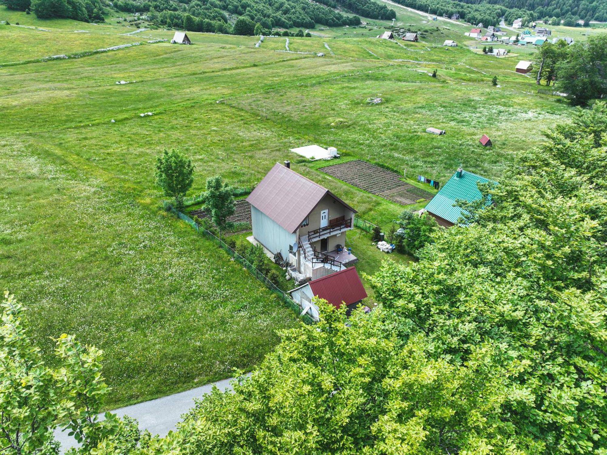 Guest House "Visnja" 자블야크 외부 사진