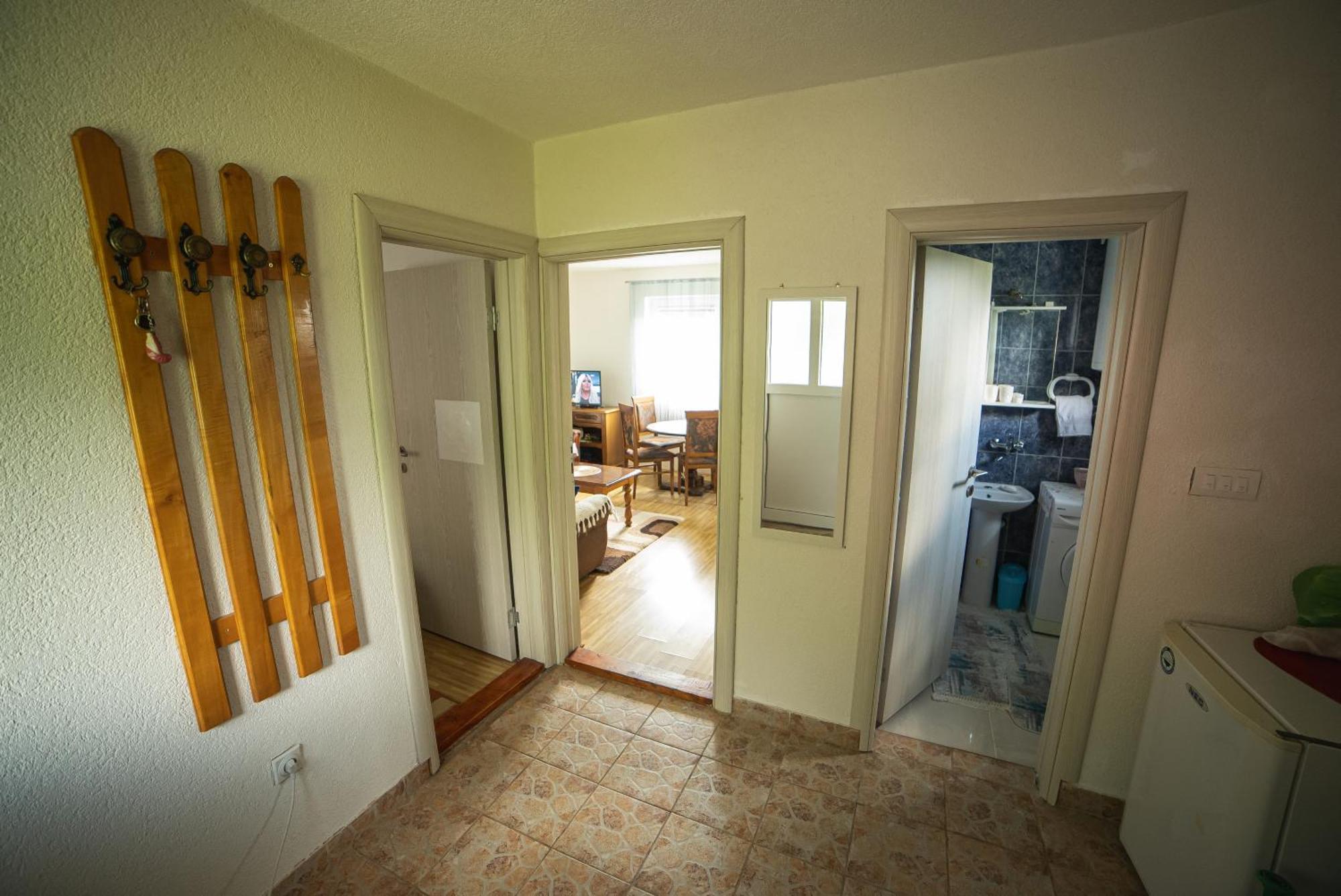 Guest House "Visnja" 자블야크 외부 사진